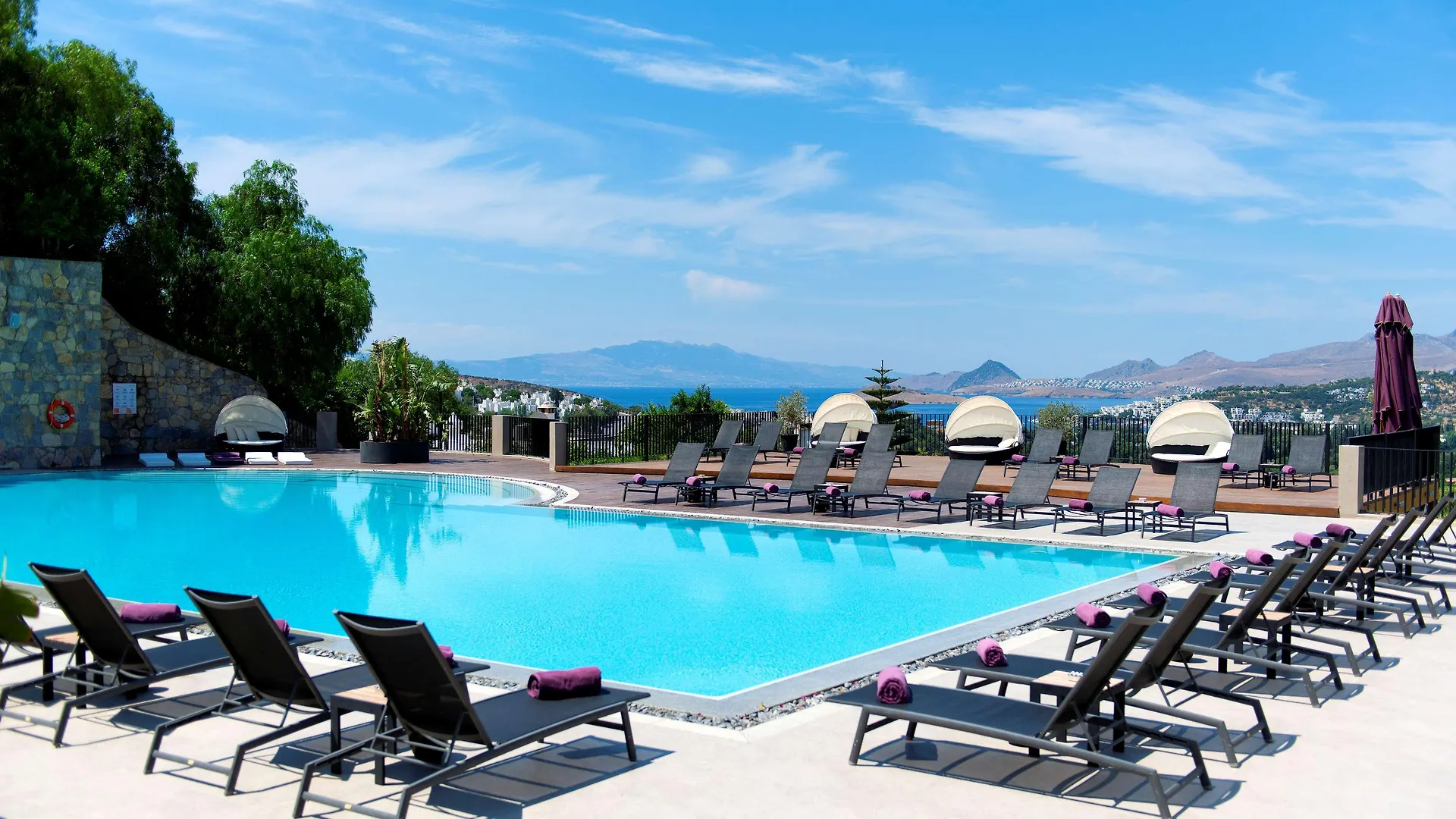 Ramada Resort By Wyndham Bodrum Bitez 5*,